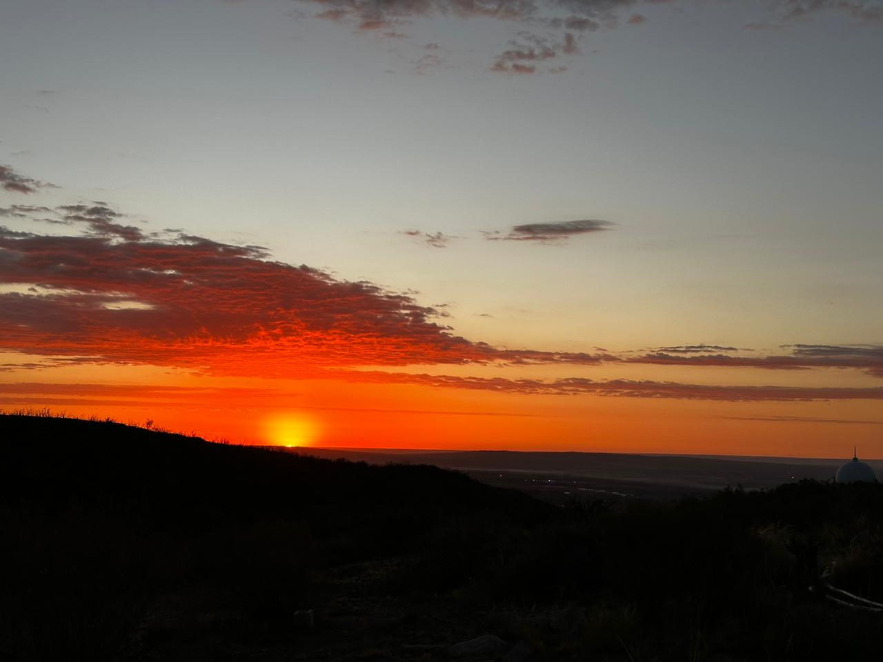 Amanecer en La Crucecita de Mendoza.